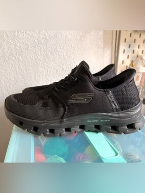 Skechers Women’s Black Glide-Step Athletic Sneakers